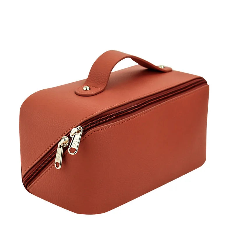 trousse toilette personnalisée pour femme initiales