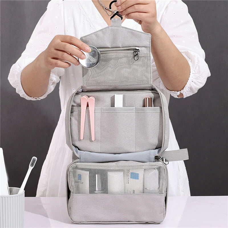 trousse toilette pliable a suspendre