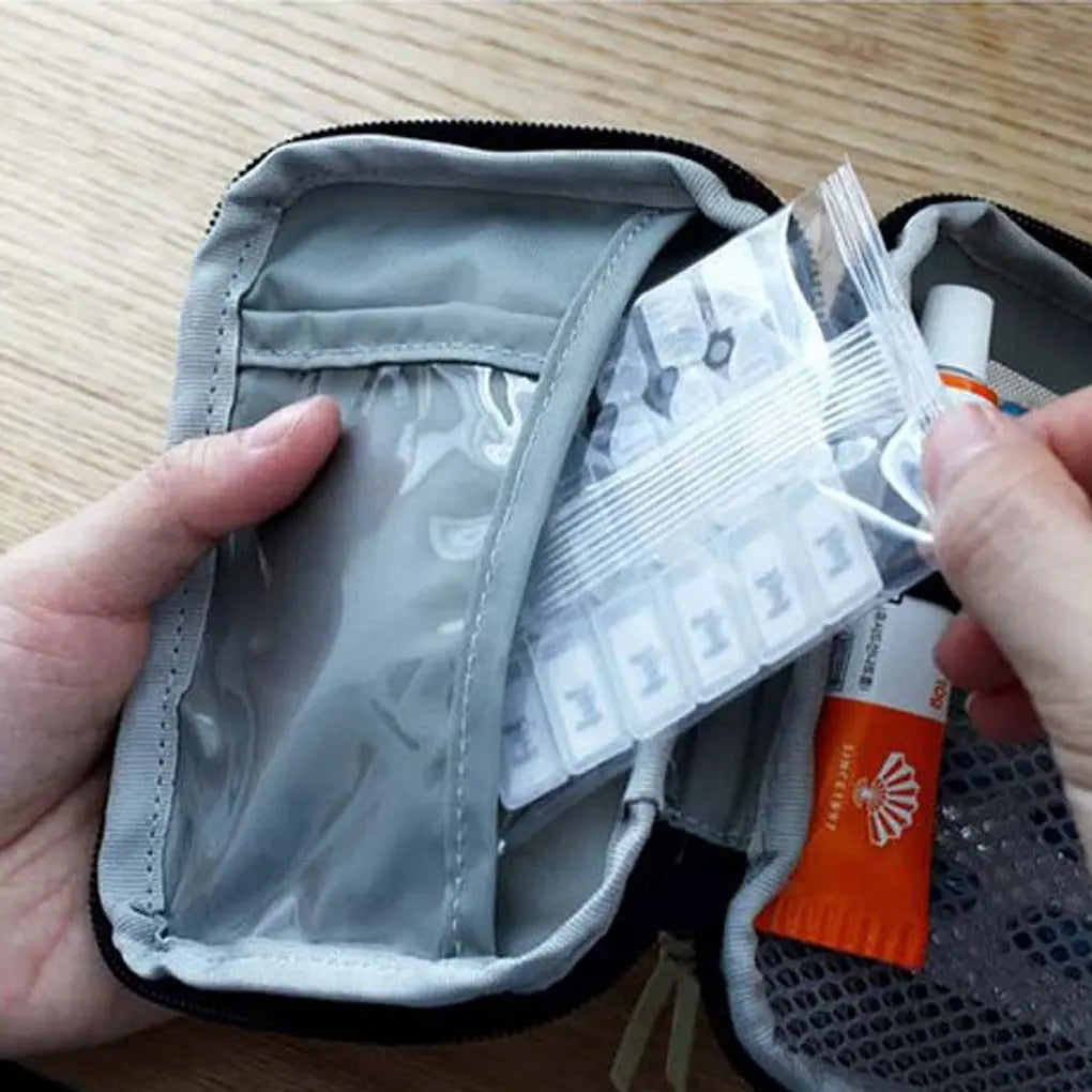 trousse secours de voyage first aid
